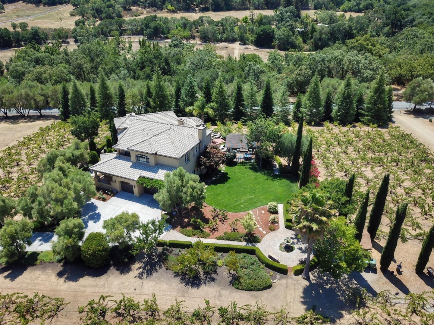 4285 Redwood Retreat Rd, Gilroy, CA 95020 5 Beds 3 Baths (Sold