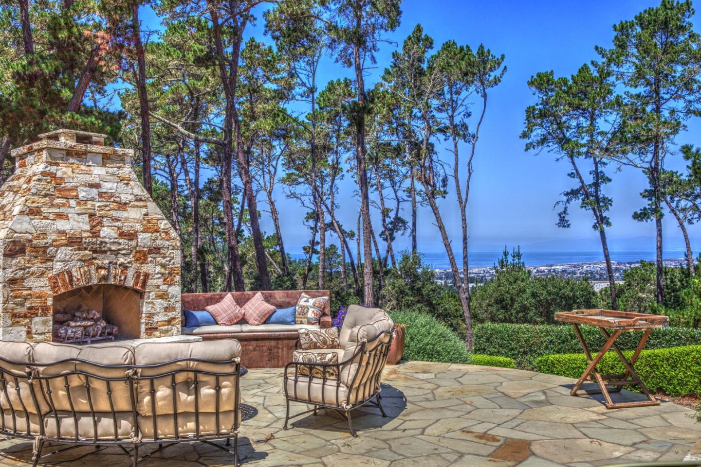 24319 Monterra Woods Rd, Monterey, CA 93940 5 Beds 5/1 Baths (Sold