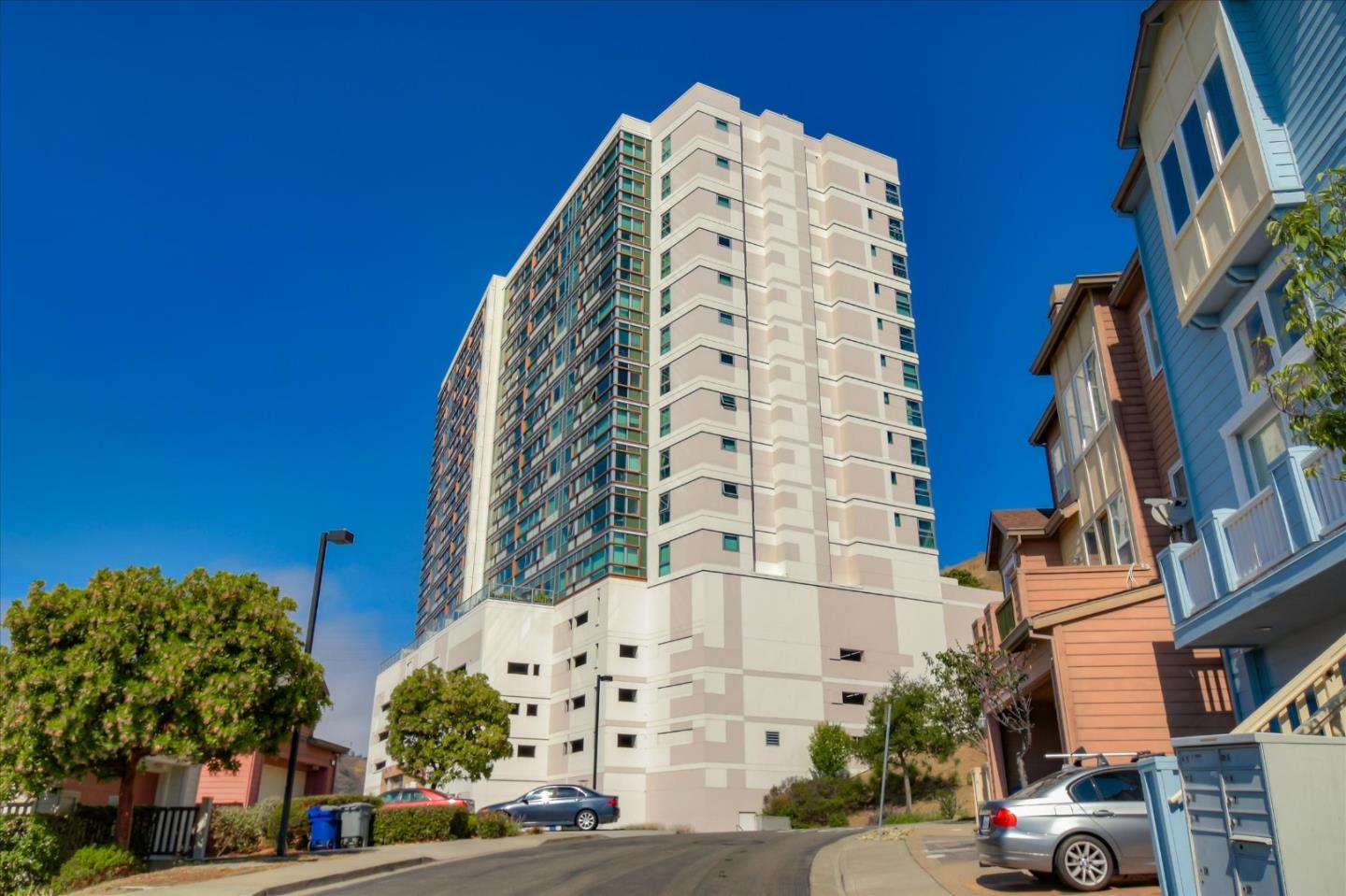 1 Mandalay Pl 805, South San Francisco, CA 94080 1 Beds 1 Baths