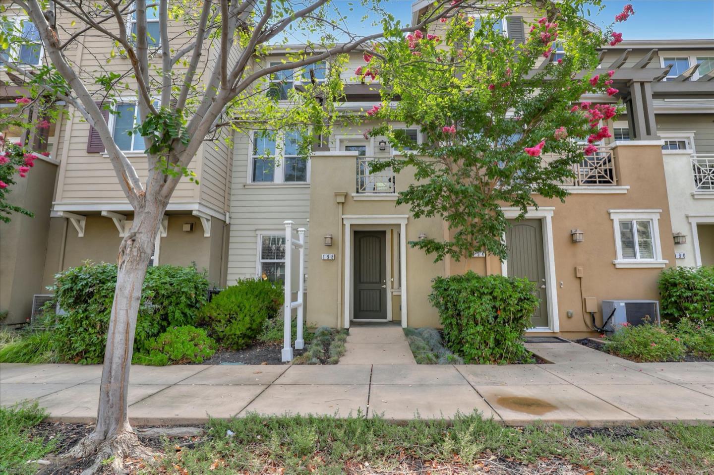 HUNTINGTON SQUARE Condos For Sale in HILL San Jose Condo Mania!