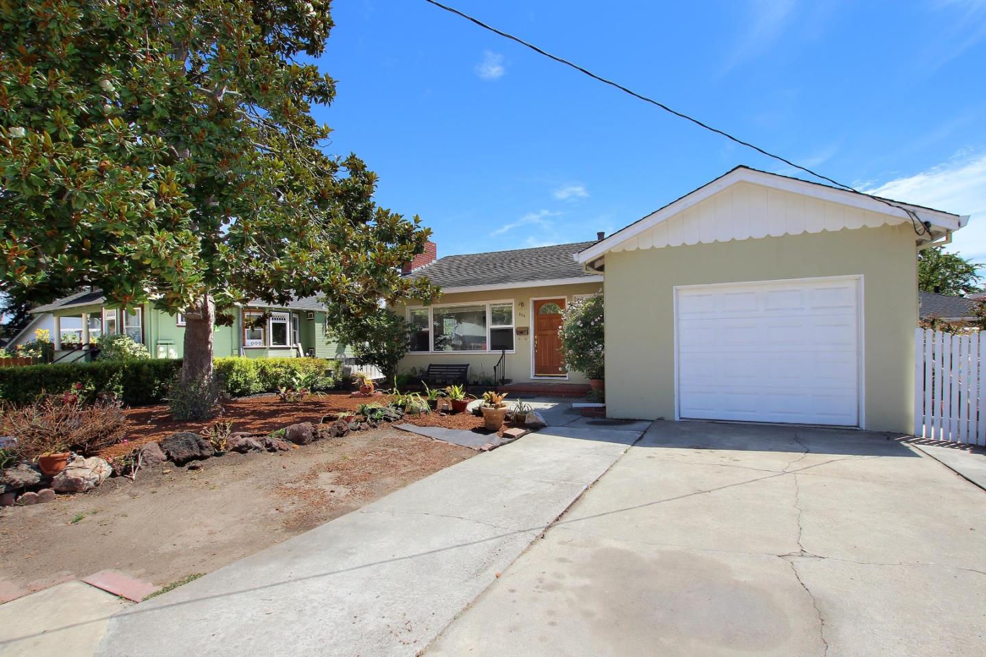 Detail Gallery Image 1 of 1 For 224 Fairmount Ave, Santa Cruz,  CA 95062 - 4 Beds | 2 Baths