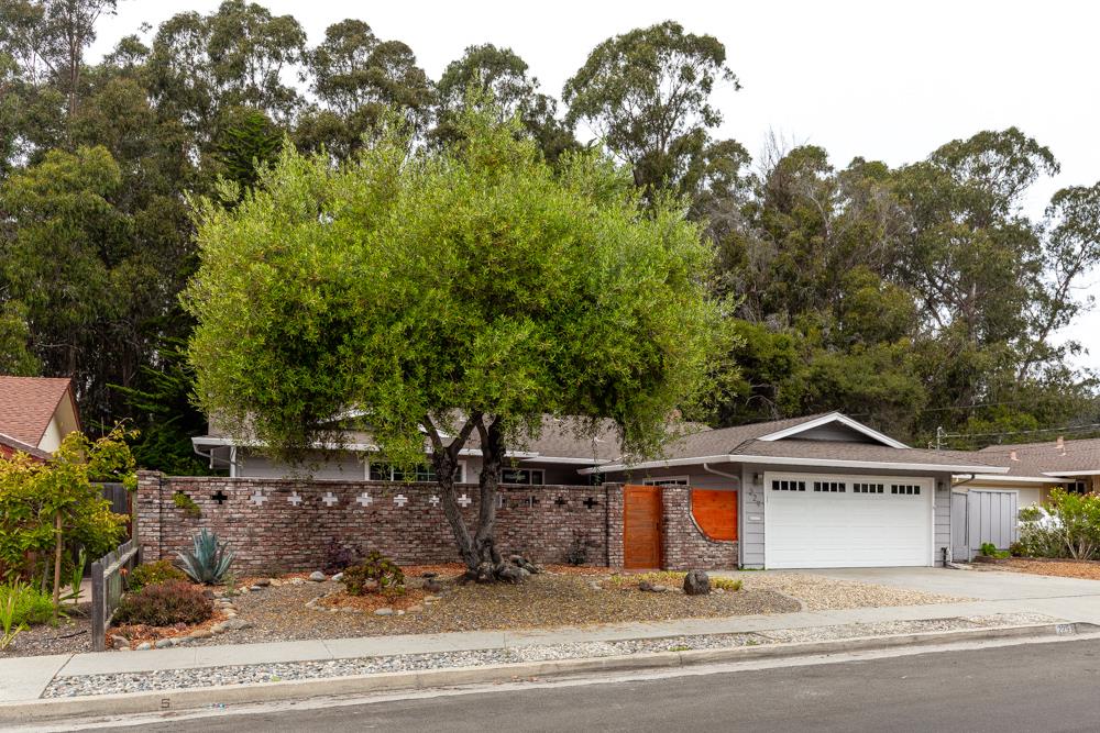 Detail Gallery Image 1 of 1 For 229 Pestana Ave, Santa Cruz,  CA 95065 - 3 Beds | 2 Baths