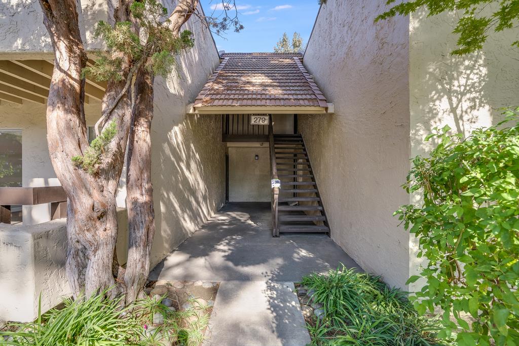 Detail Gallery Image 1 of 1 For 279 Tradewinds Dr #8,  San Jose,  CA 95123 - 3 Beds | 2 Baths