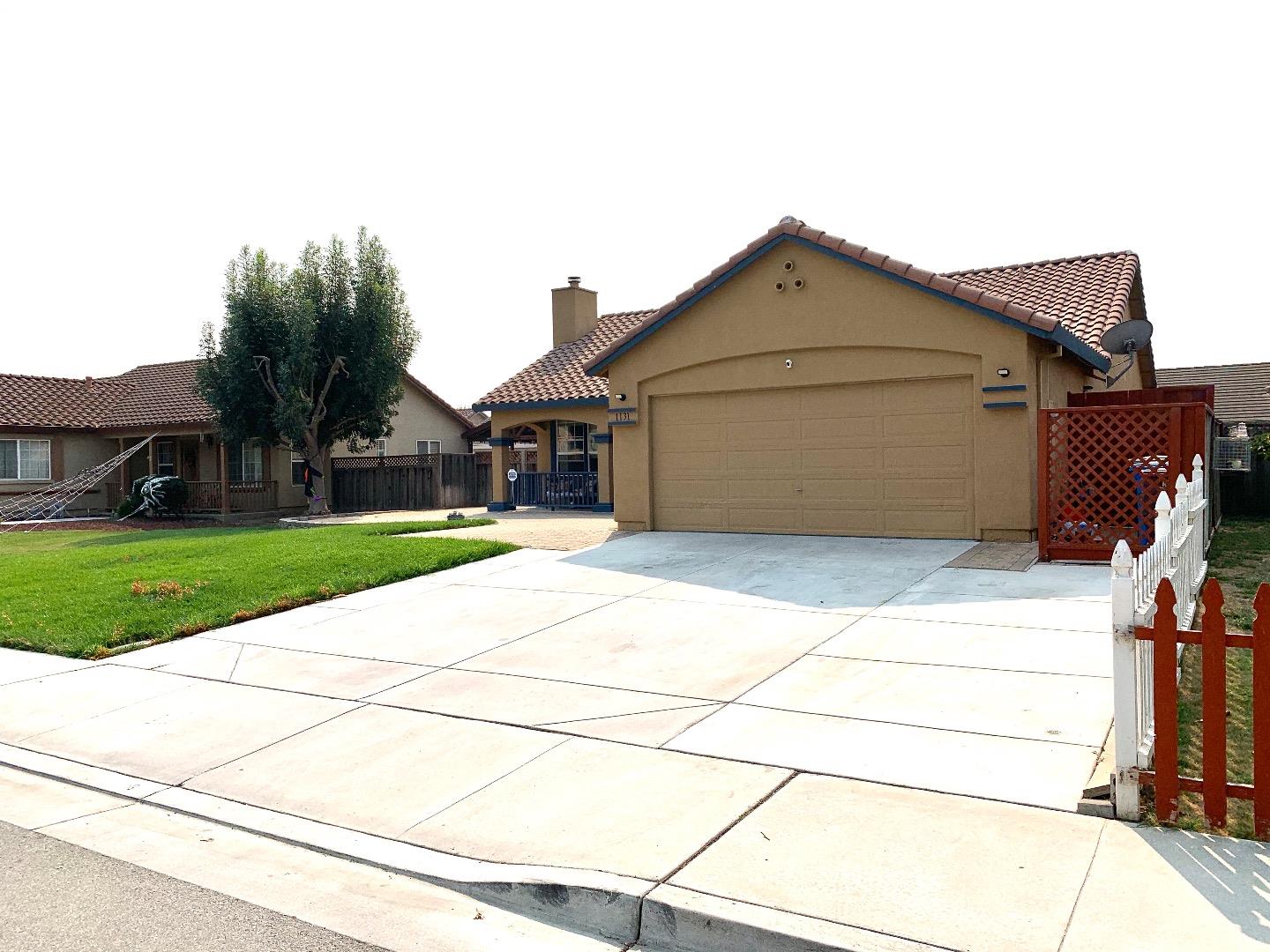 Detail Gallery Image 1 of 1 For 1131 Kimberly Ct, Hollister,  CA 95023 - 4 Beds | 2 Baths
