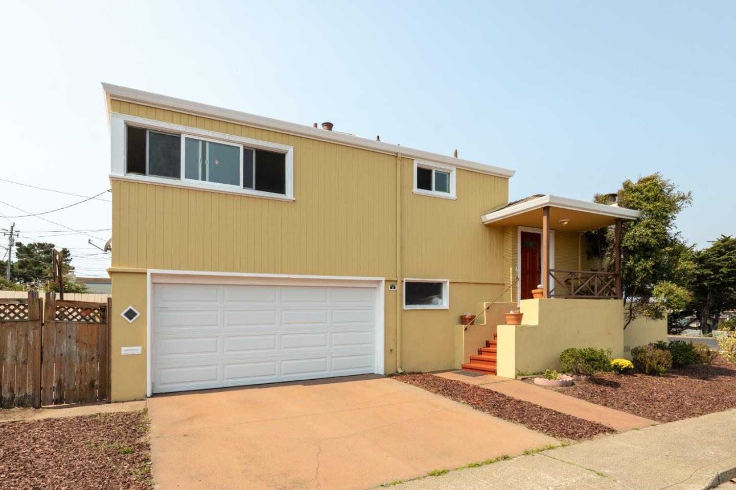 Detail Gallery Image 1 of 1 For 2 Ashland Dr, Daly City,  CA 94015 - 3 Beds | 2 Baths