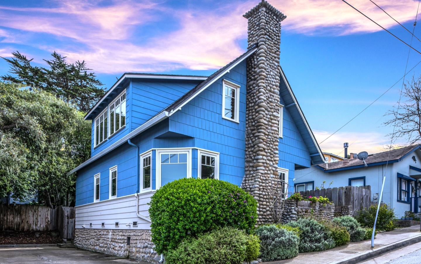 215 8th St, Pacific Grove, CA 93950 3 Beds 2 Baths (Sold) ML81809945 MLSL