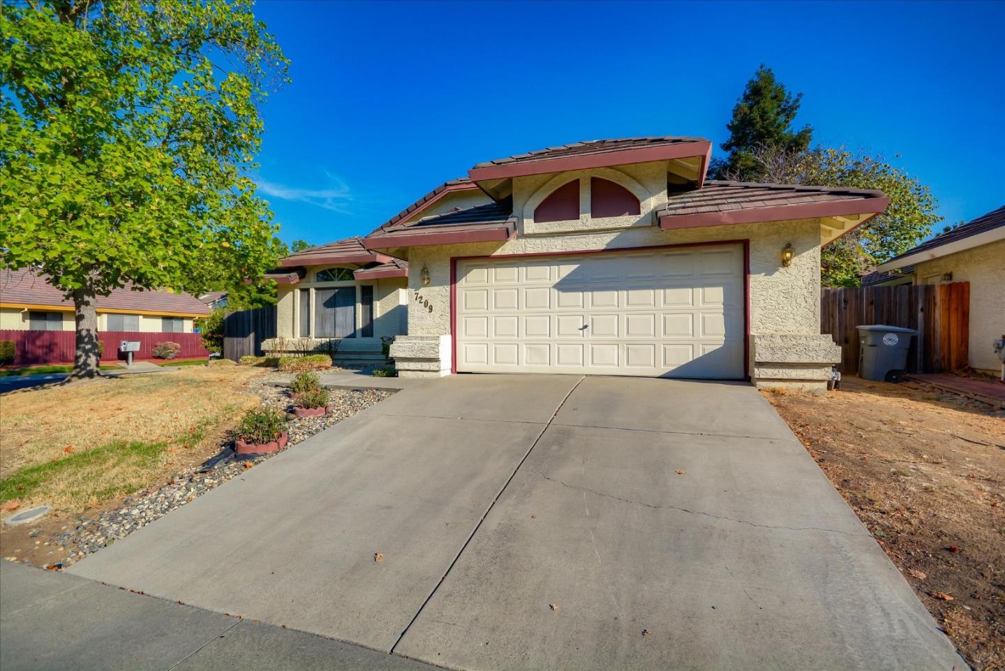 7209 Saltgrass Way, Elk Grove, CA 95758 3 Beds 2 Baths (Sold