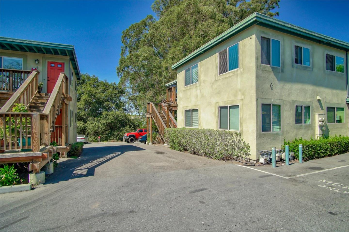 985 30th Avenue, SANTA CRUZ, California 95062, ,Comm Ri Multi-units 5+,For Sale,30th Avenue,ML81813241