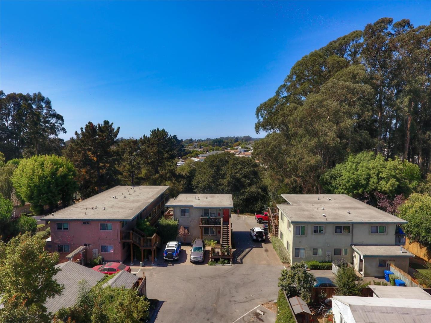 985 30th Avenue, SANTA CRUZ, California 95062, ,Comm Ri Multi-units 5+,For Sale,30th Avenue,ML81813241