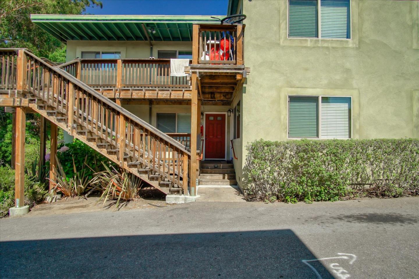 985 30th Avenue, SANTA CRUZ, California 95062, ,Comm Ri Multi-units 5+,For Sale,30th Avenue,ML81813241