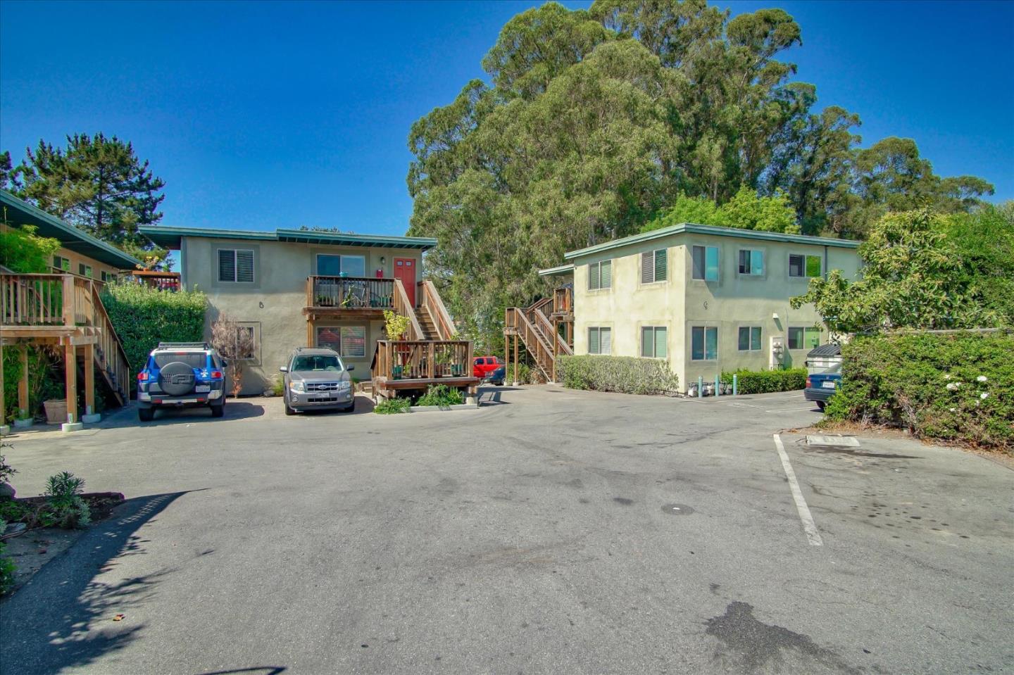 985 30th Avenue, SANTA CRUZ, California 95062, ,Comm Ri Multi-units 5+,For Sale,30th Avenue,ML81813241