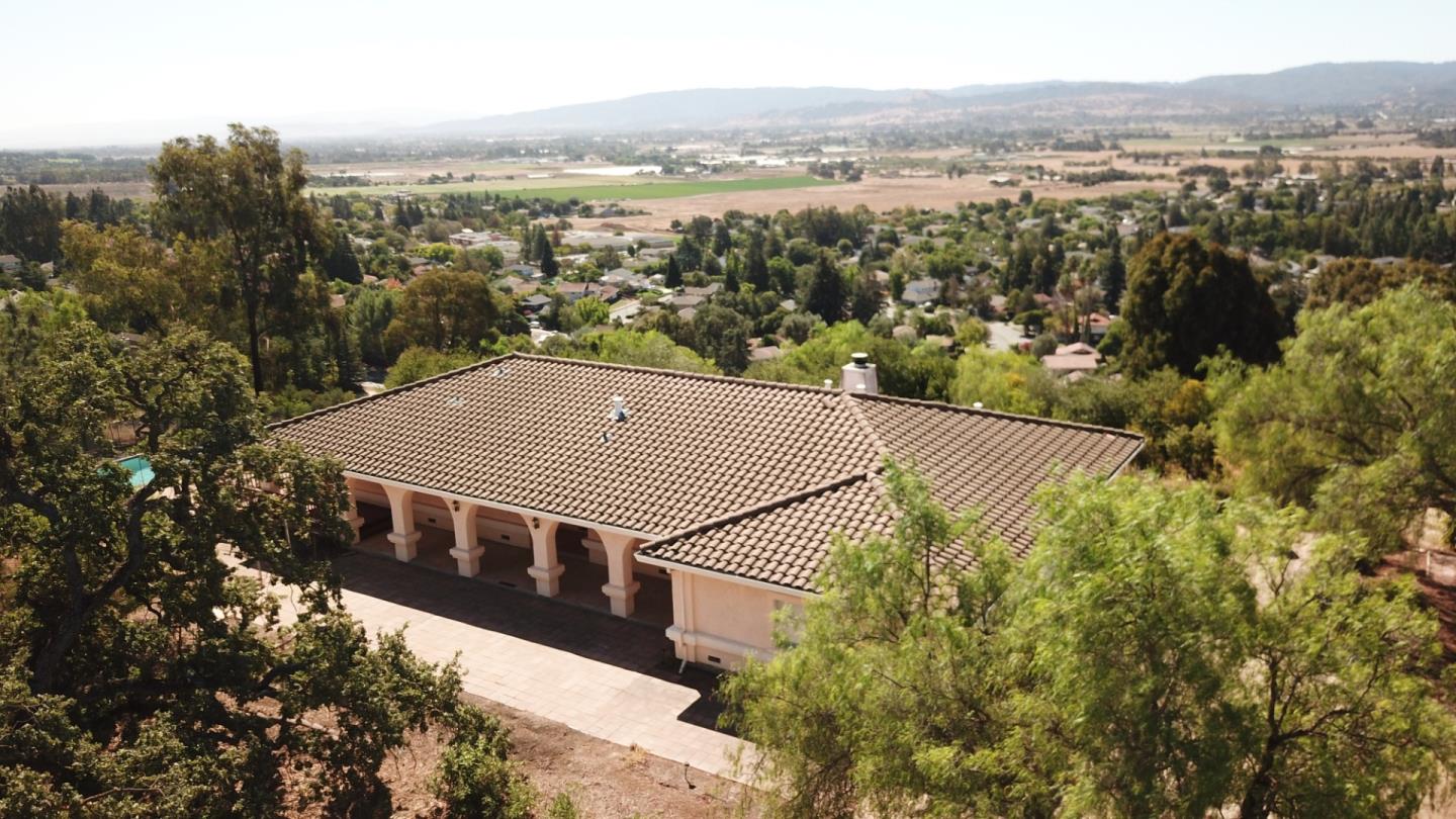 17101 Kruse Ranch Ln, Hill, CA 95037 Beds Baths