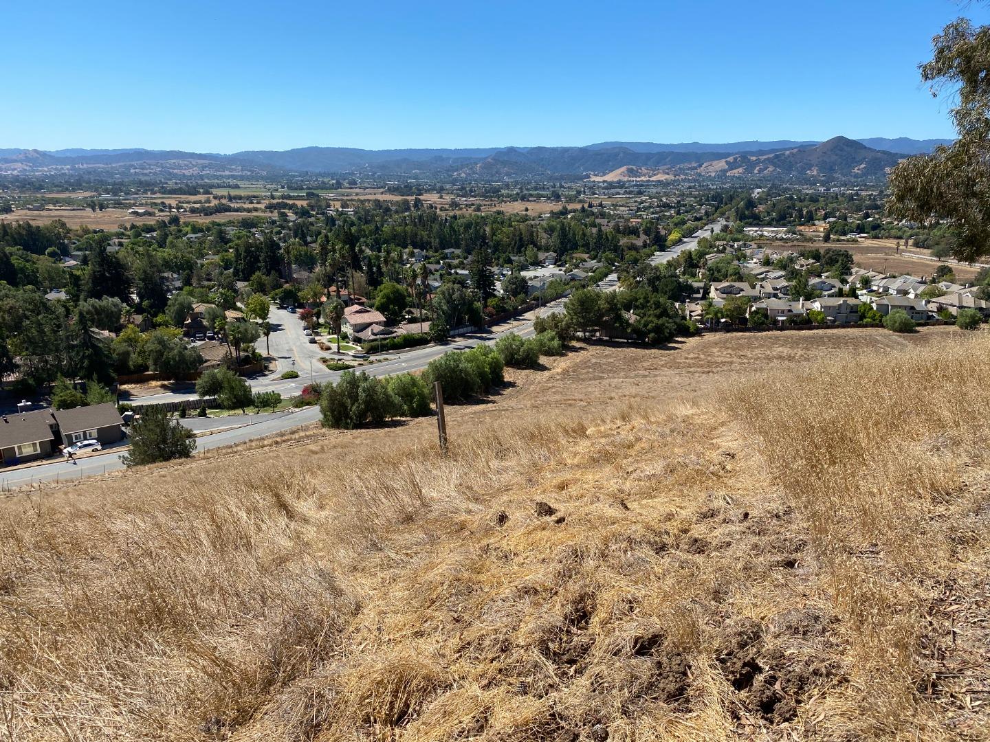 17101 Kruse Ranch Ln, Hill, CA 95037 Beds Baths