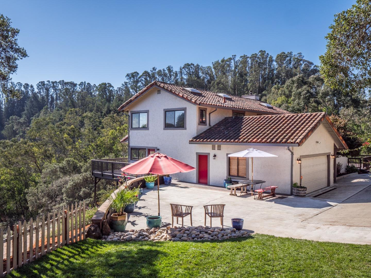 Detail Gallery Image 1 of 1 For 300 Emerald City Way, Watsonville,  CA 95076 - 4 Beds | 3/1 Baths