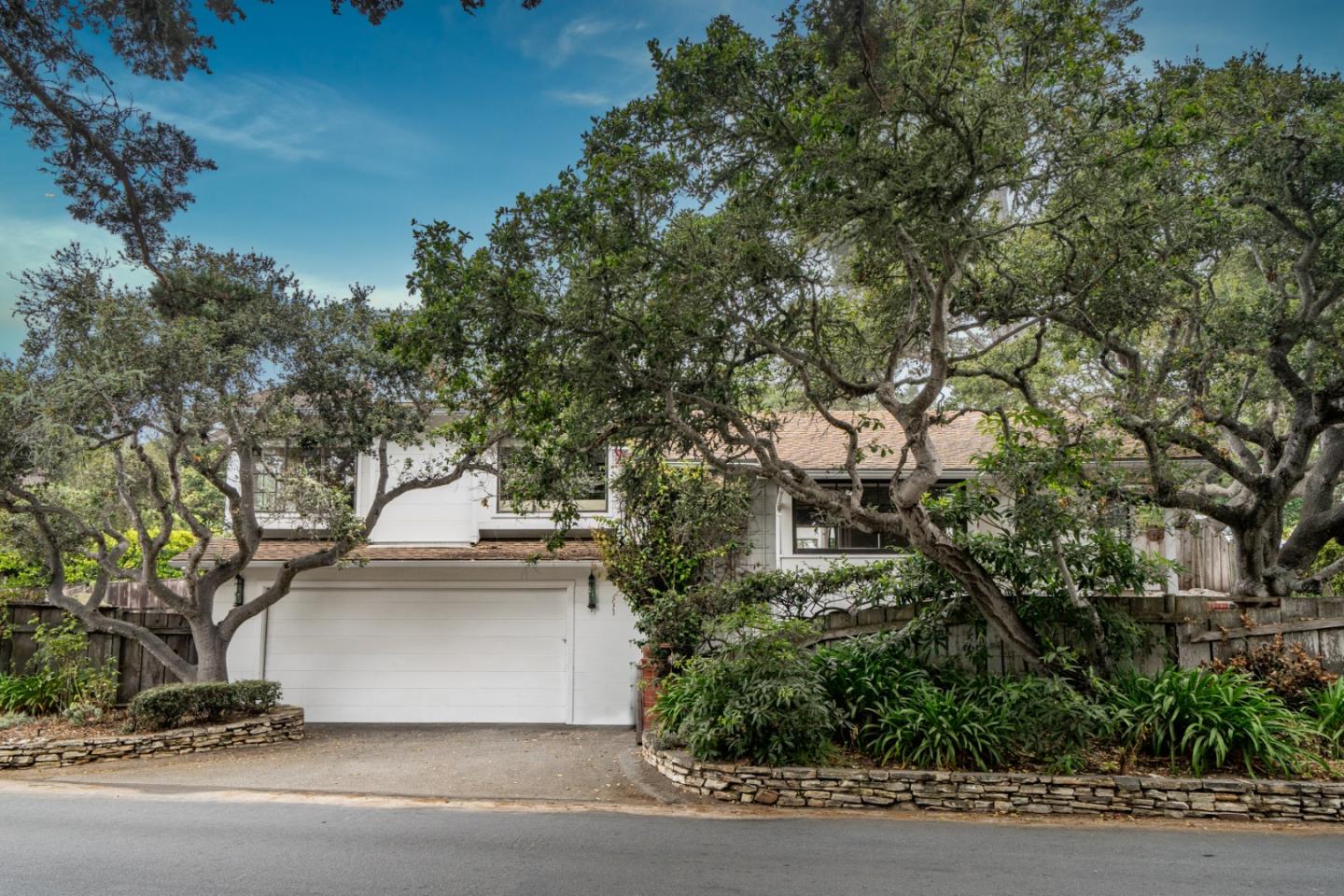 0 Monte Verde & Santa Lucia, Nw Corner, Carmel, CA 93921 2 Beds 2/1
