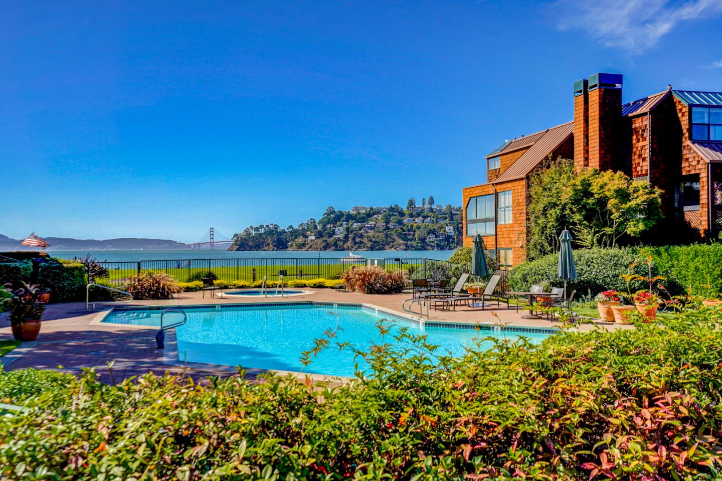 309 Paradise Dr, Tiburon, CA 94920 3 Beds 2/1 Baths (Sold