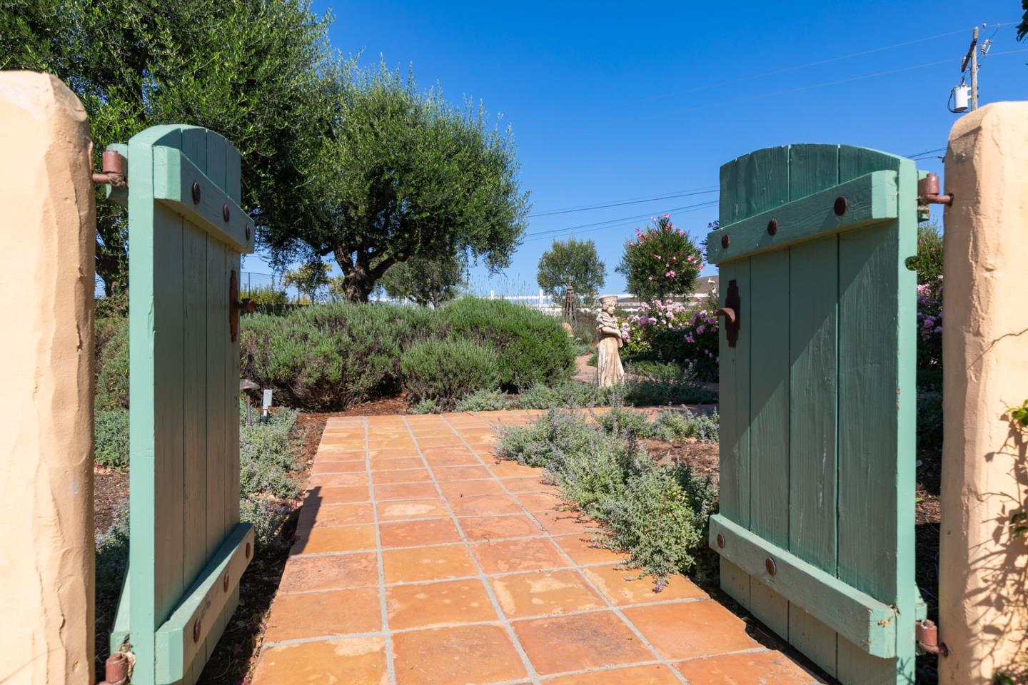 29226 Chualar Canyon Rd, Chualar, CA 93925 4 Beds 3/1 Baths (Active