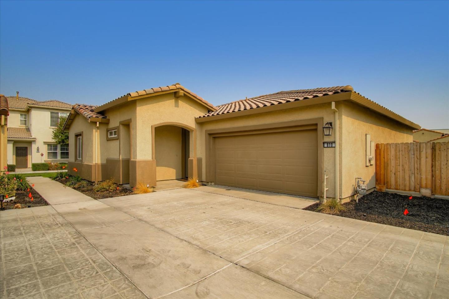 810 Grace Dr, Los Banos, CA 93635 2 Beds 2 Baths (Sold