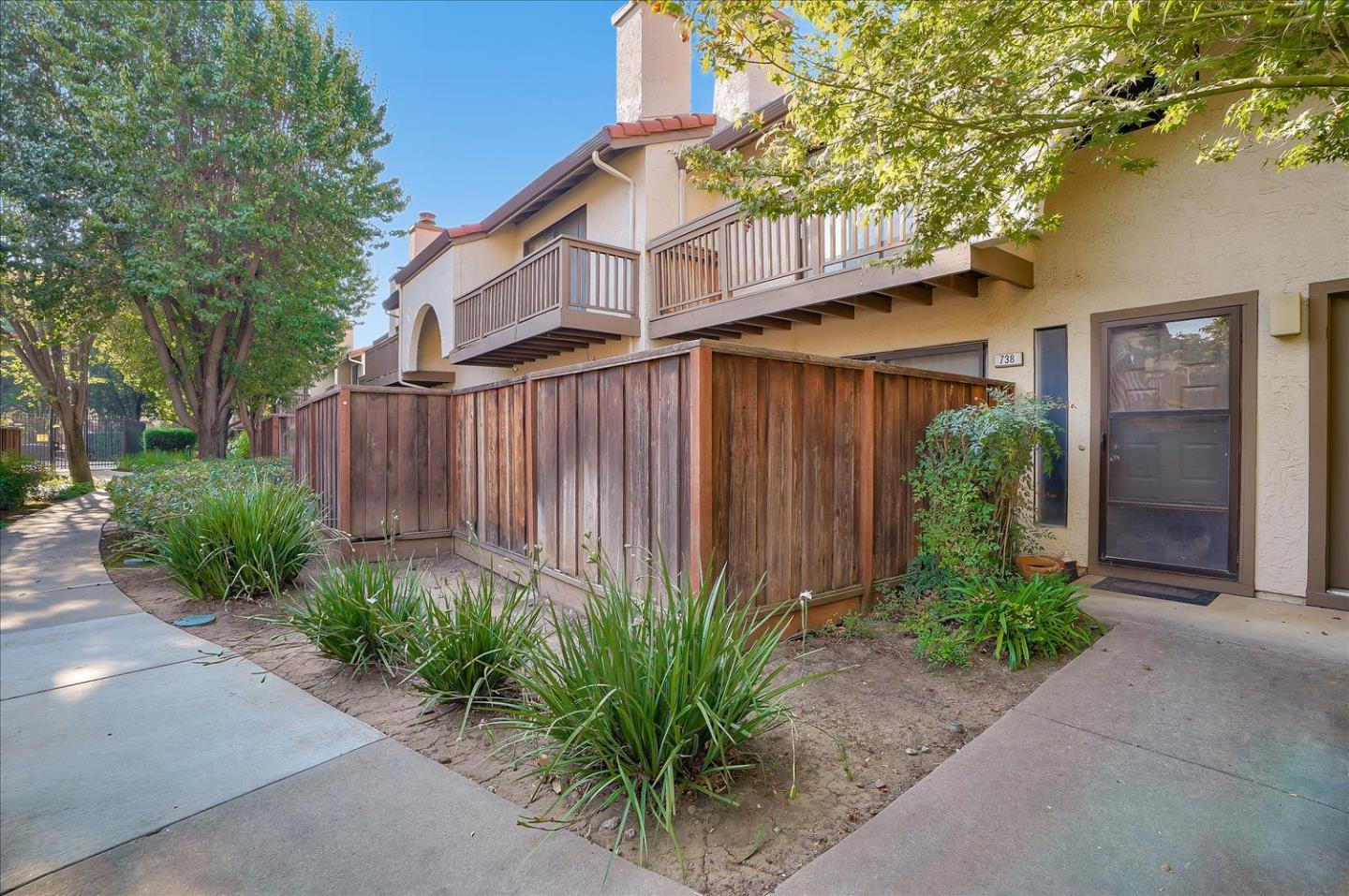 Detail Gallery Image 1 of 1 For 738 Williamsburg Way, Gilroy,  CA 95020 - 2 Beds | 2/1 Baths