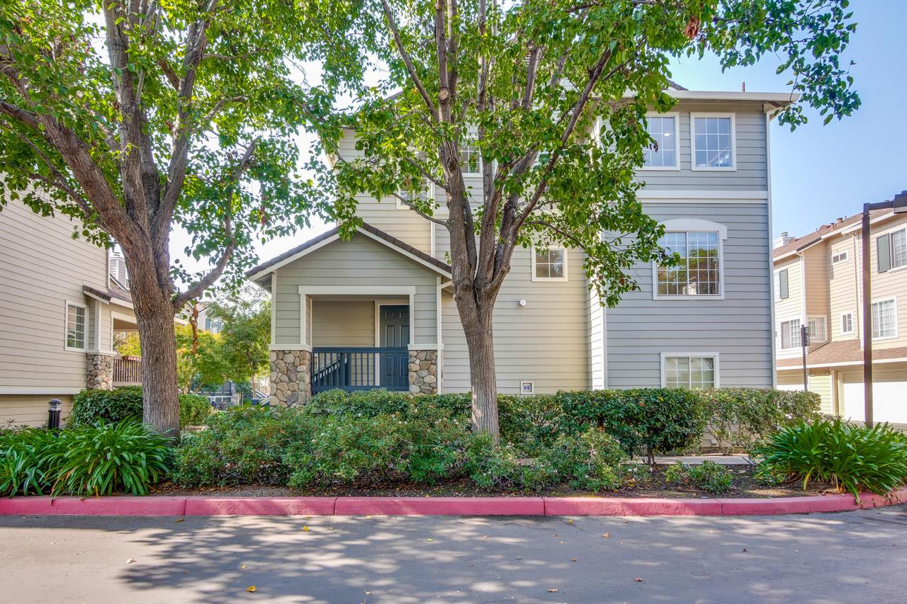 Detail Gallery Image 1 of 1 For 1840 Northwest Cir, San Jose,  CA 95131 - 3 Beds | 2/1 Baths