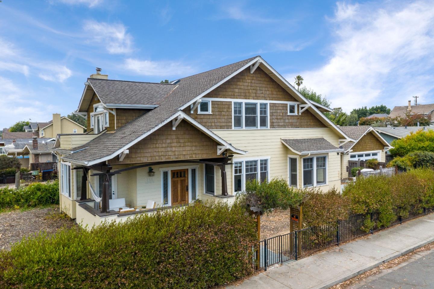 402 Oxford Way, Santa Cruz, CA 95060 4 Beds 2 Baths (Sold