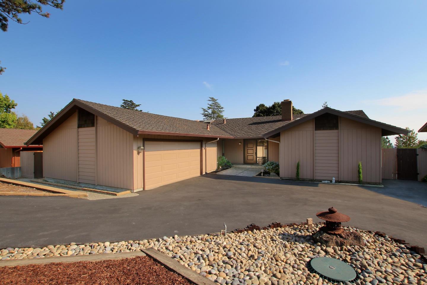 Detail Gallery Image 1 of 1 For 149 Mosswood Ct, Santa Cruz,  CA 95060 - 3 Beds | 2/1 Baths