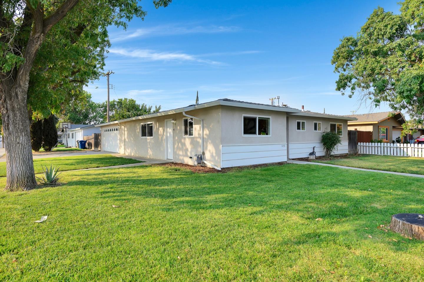 Detail Gallery Image 1 of 1 For 453 Mandarin Ave, Los Banos,  CA 93635 - 3 Beds | 2 Baths