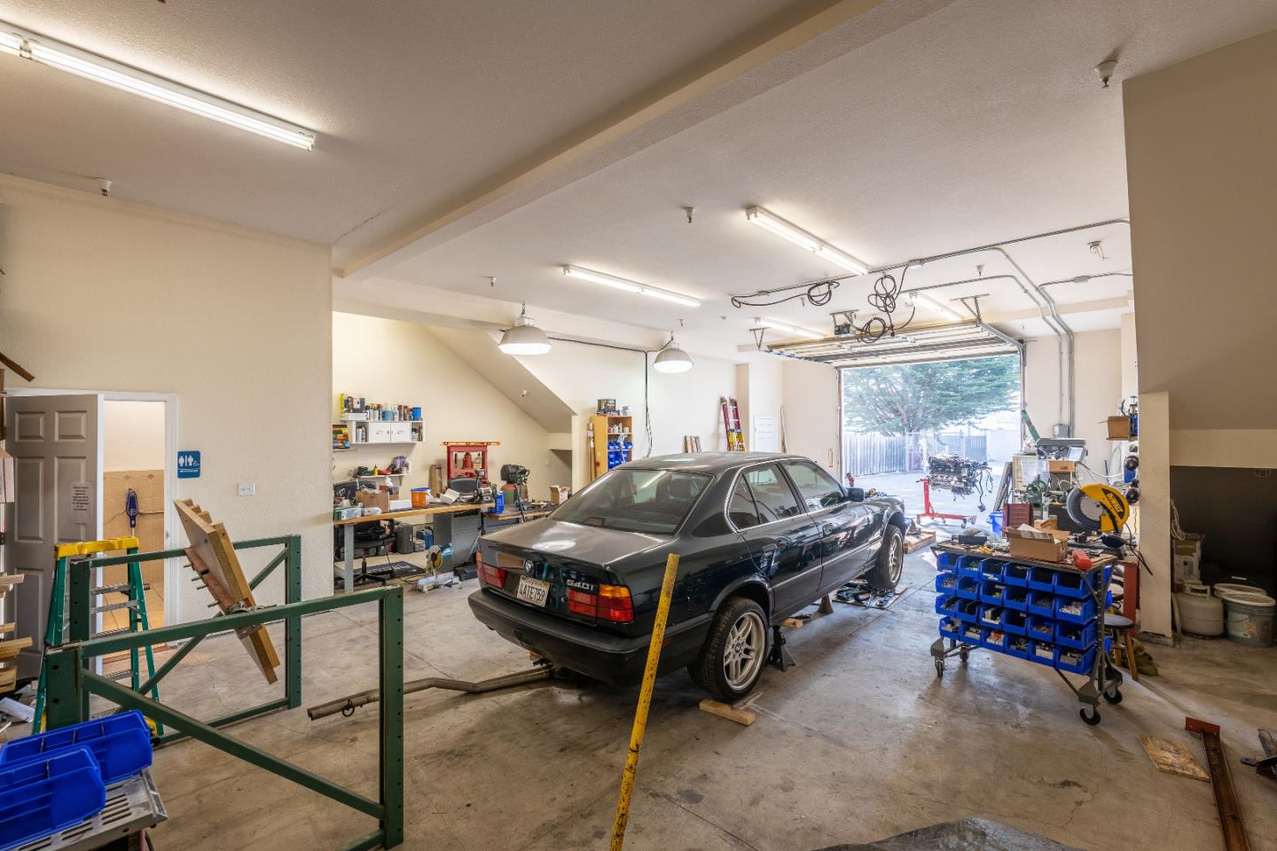 179 Harvard Avenue, HALF MOON BAY, California 94019, ,Comm Industrial For Sale,For Sale,Harvard Avenue,40964433