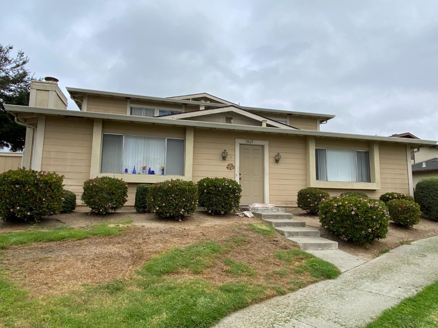 Detail Gallery Image 1 of 1 For 1865 Cherokee Dr #4,  Salinas,  CA 93906 - 3 Beds | 1/1 Baths