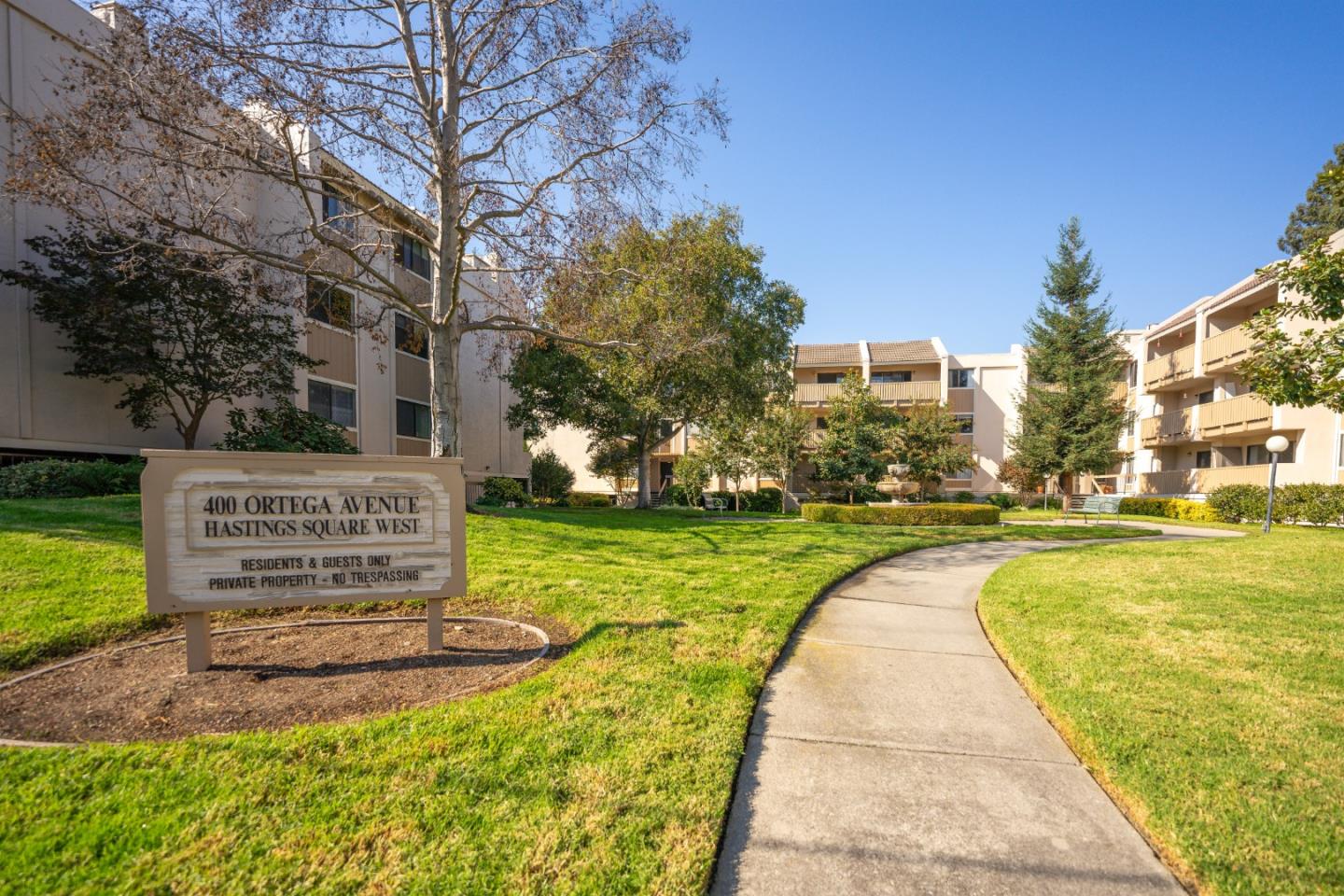 Detail Gallery Image 1 of 1 For 400 Ortega Ave #220,  Mountain View,  CA 94040 - 3 Beds | 2 Baths