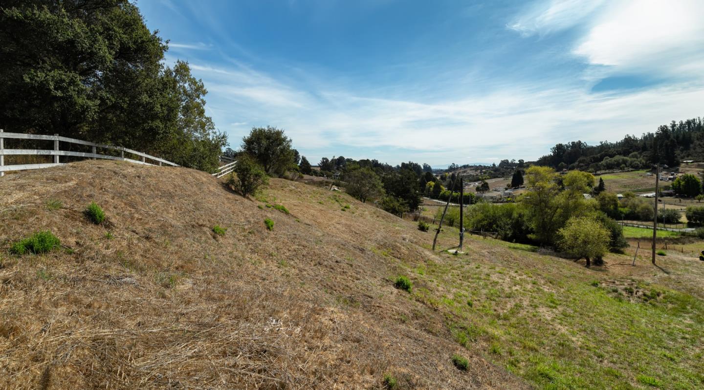 400 Larkin Valley Road, WATSONVILLE, California 95076, ,Lots And Land,For Sale,Larkin Valley Road,40962086