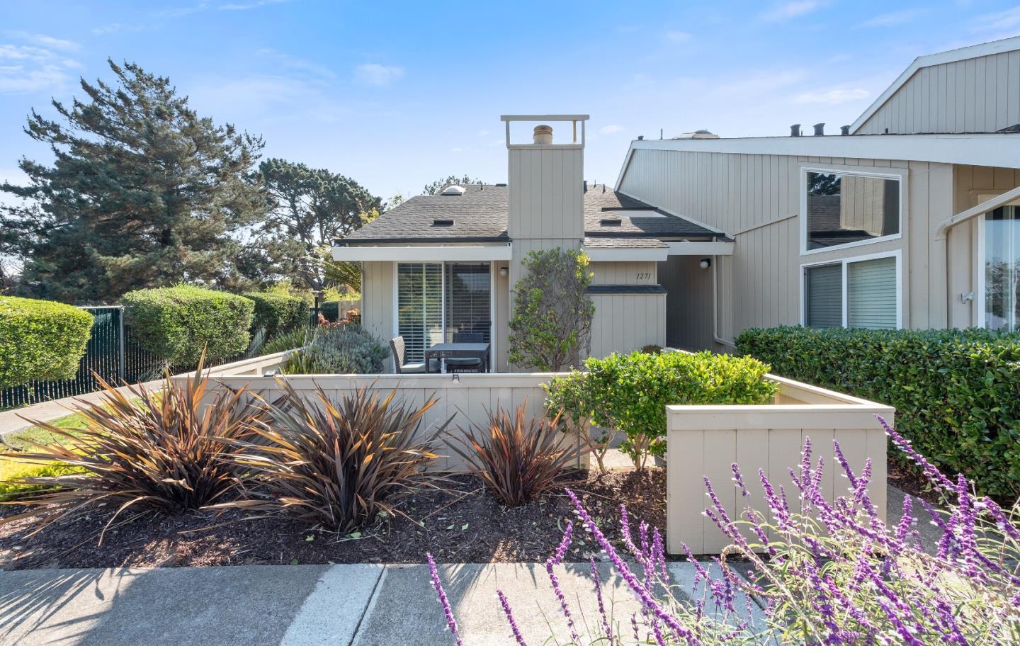 1271 Clubhouse Dr, Aptos, CA 95003 2 Beds 2 Baths (Sold) ML81815970 MLSL