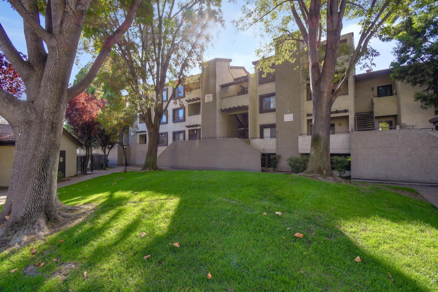 Detail Gallery Image 1 of 1 For 880 E Fremont Ave #325,  Sunnyvale,  CA 94087 - 1 Beds | 1 Baths