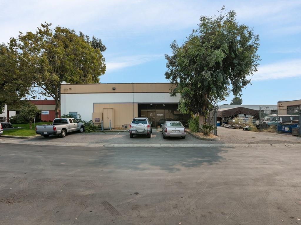 270 Kinney Drive, SAN JOSE, California 95112, ,Comm Industrial For Sale,For Sale,Kinney Drive,40963053