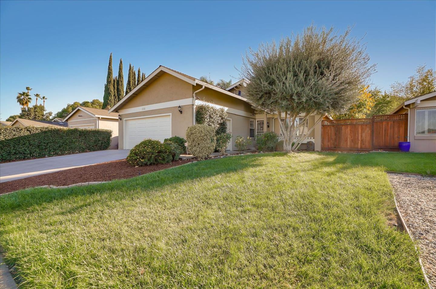 335 Vineyard Dr, San Jose, CA 95119 4 Beds 2 Baths (Sold) ML81816700 MLSL