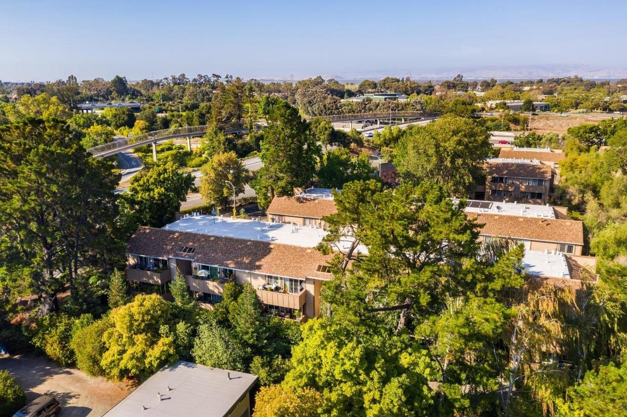 2464 W Bayshore Rd 4, Palo Alto, CA 94303 2 Beds 1 Baths (Active