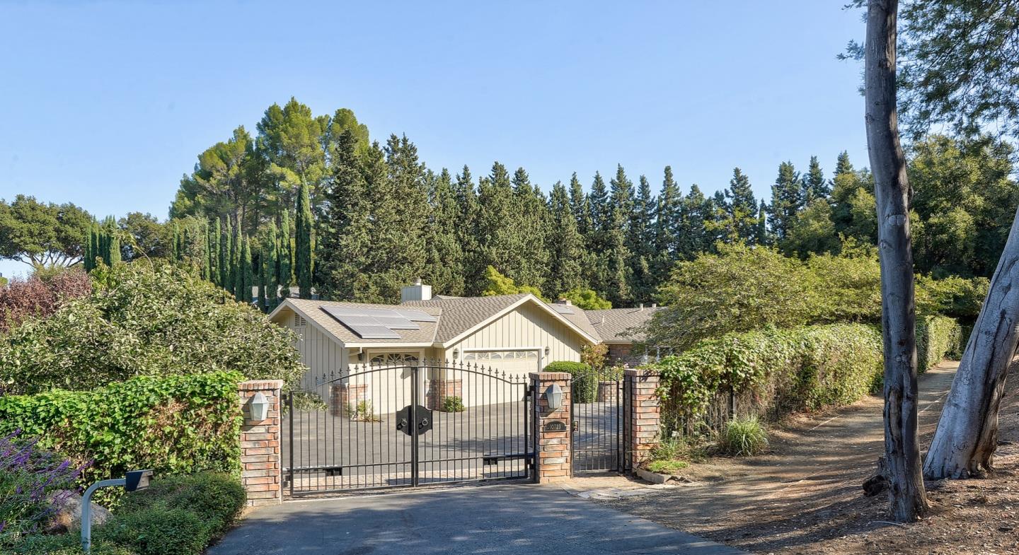 10723 Magdalena Rd, Los Altos Hills, CA 94024 4 Beds 3/1 Baths