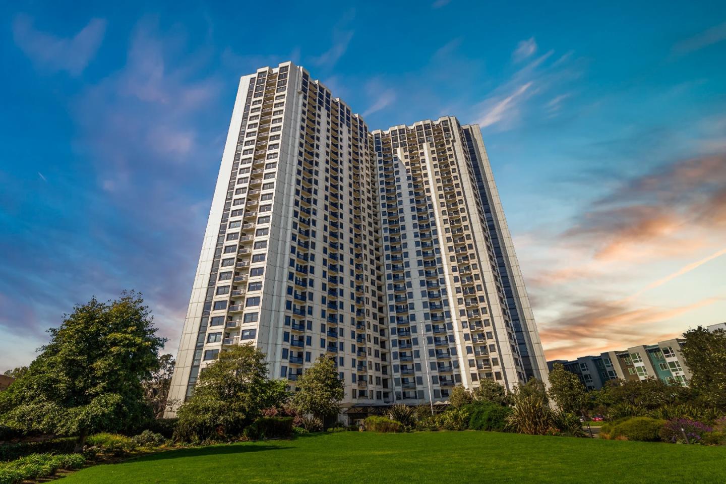 PACIFIC PARK PLAZA Condos For Sale in EMERYVILLE East Bay Condo Mania!