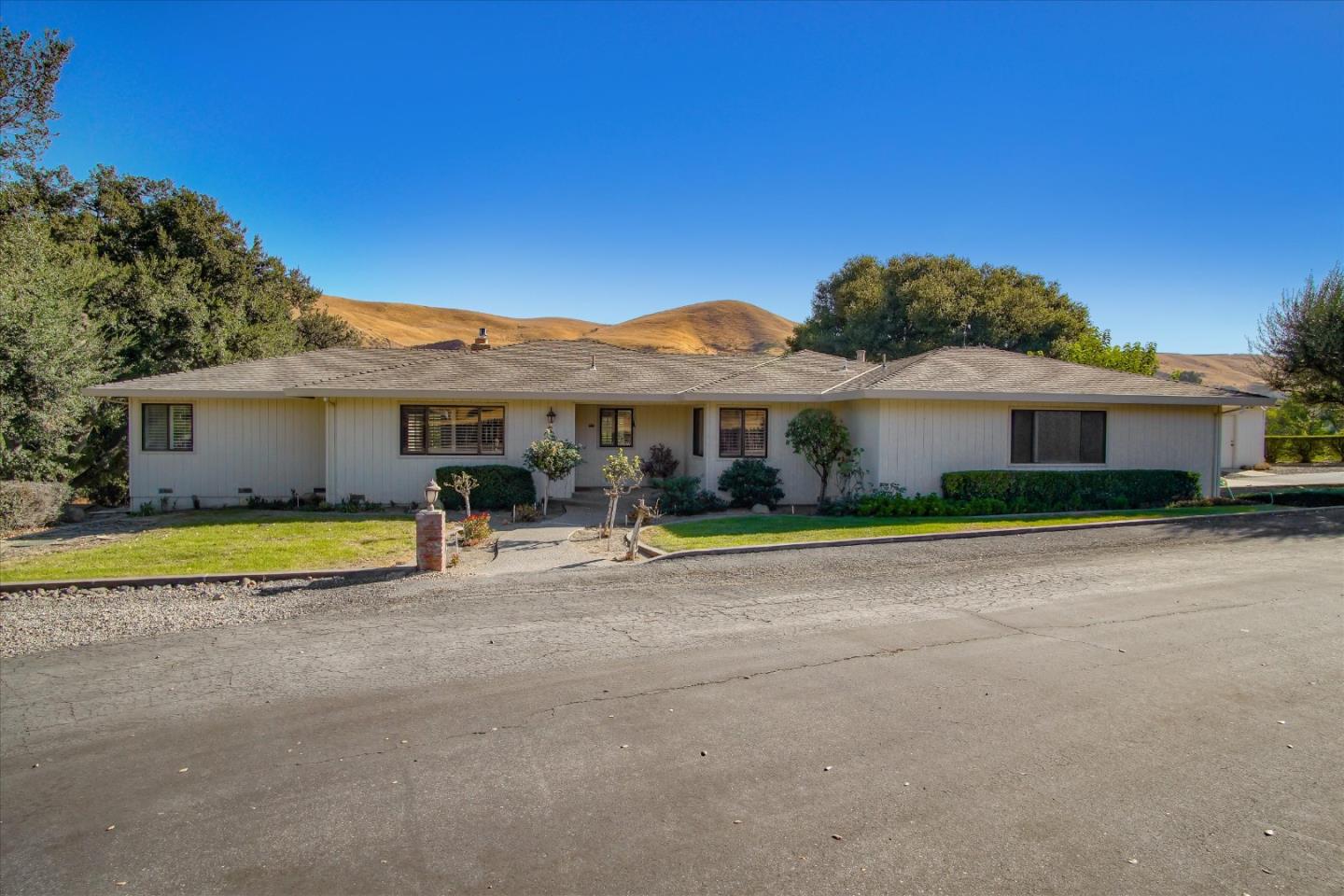 9581 Airline Hwy, Tres Pinos, CA 95075 3 Beds 3 Baths (Canceled
