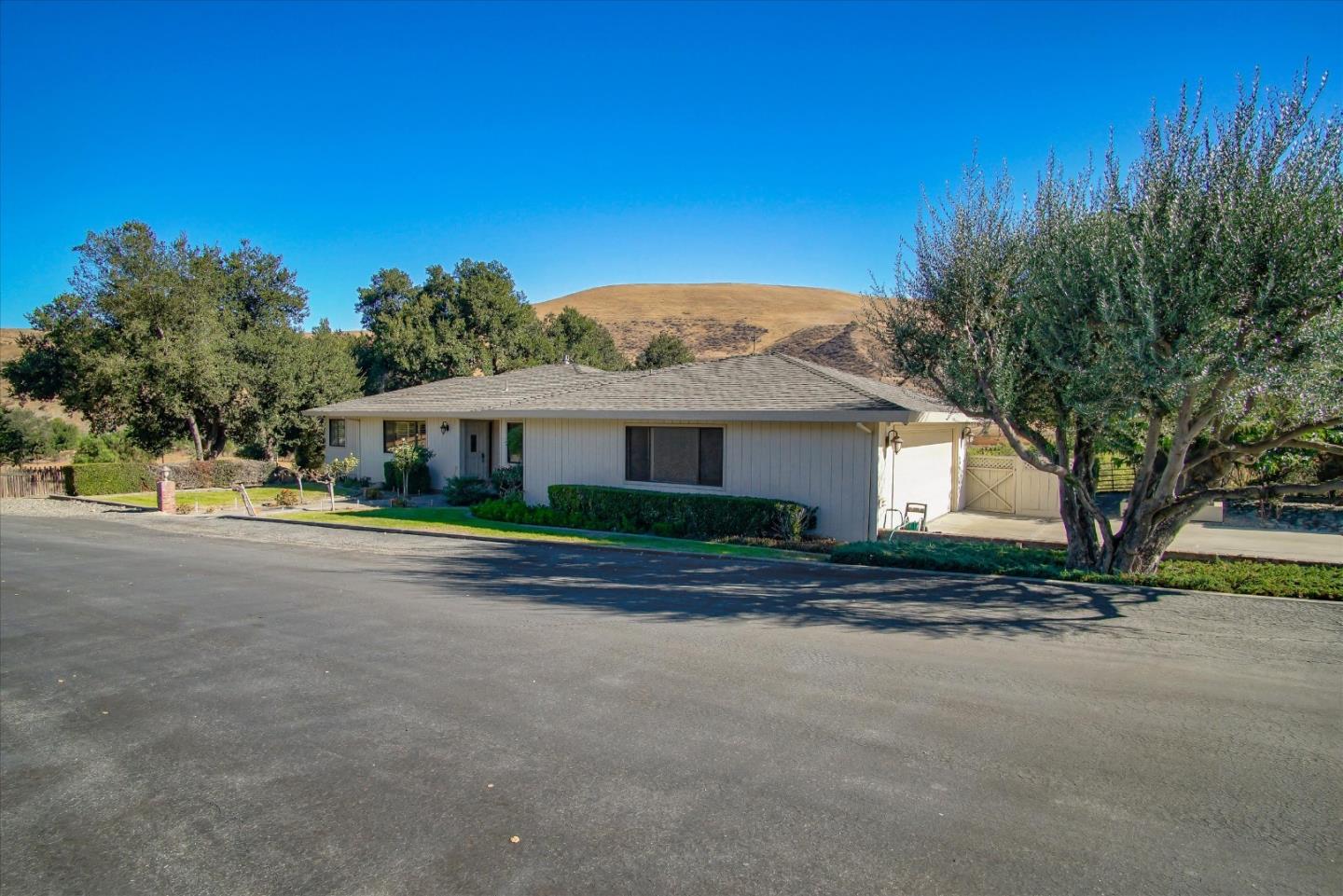 9581 Airline Hwy, Tres Pinos, CA 95075 3 Beds 3 Baths (Active