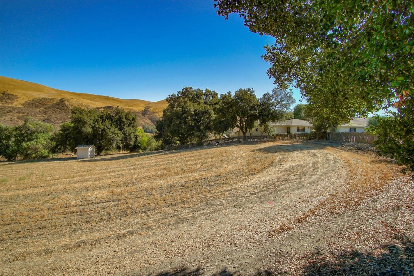 9581 Airline Hwy, Tres Pinos, CA 95075 3 Beds 3 Baths (Canceled) ML81816861 MLSL