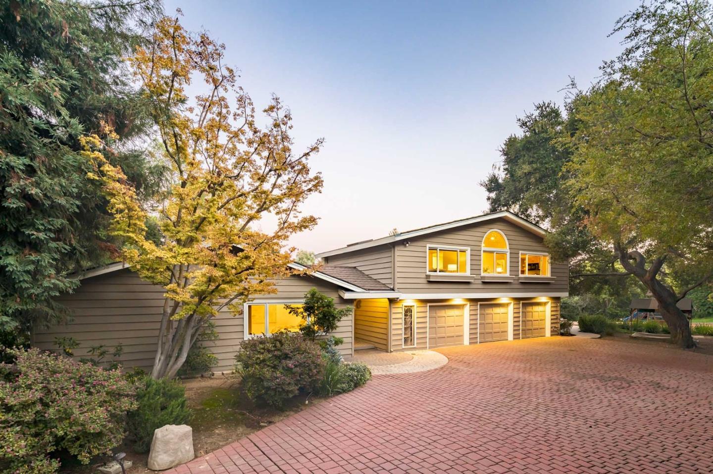 12720 Dianne Dr, Los Altos Hills, CA 94022 6 Beds 4 Baths (Sold