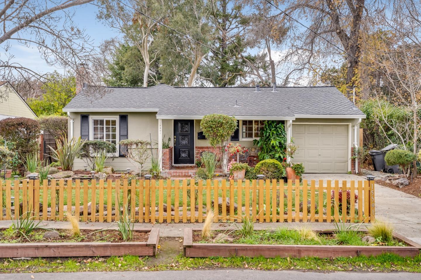 Detail Gallery Image 1 of 1 For 15591 Linda Ave, Los Gatos,  CA 95032 - 2 Beds | 1 Baths