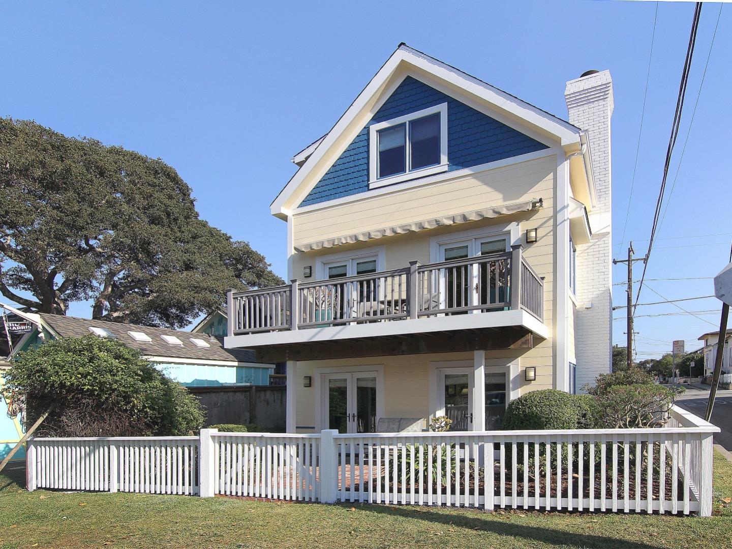 124 19th St, Pacific Grove, CA 93950 3 Beds 2/1 Baths (Sold