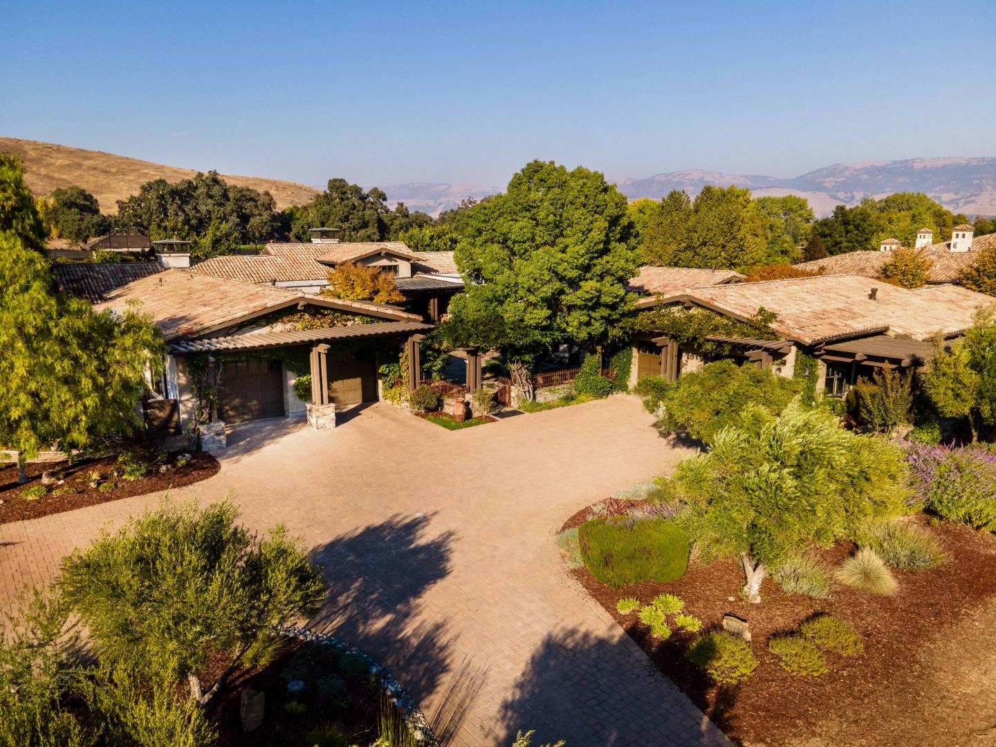 1285 Lions Peak Ln, San Martin, CA 95046 4 Beds 5/1 Baths (Sold