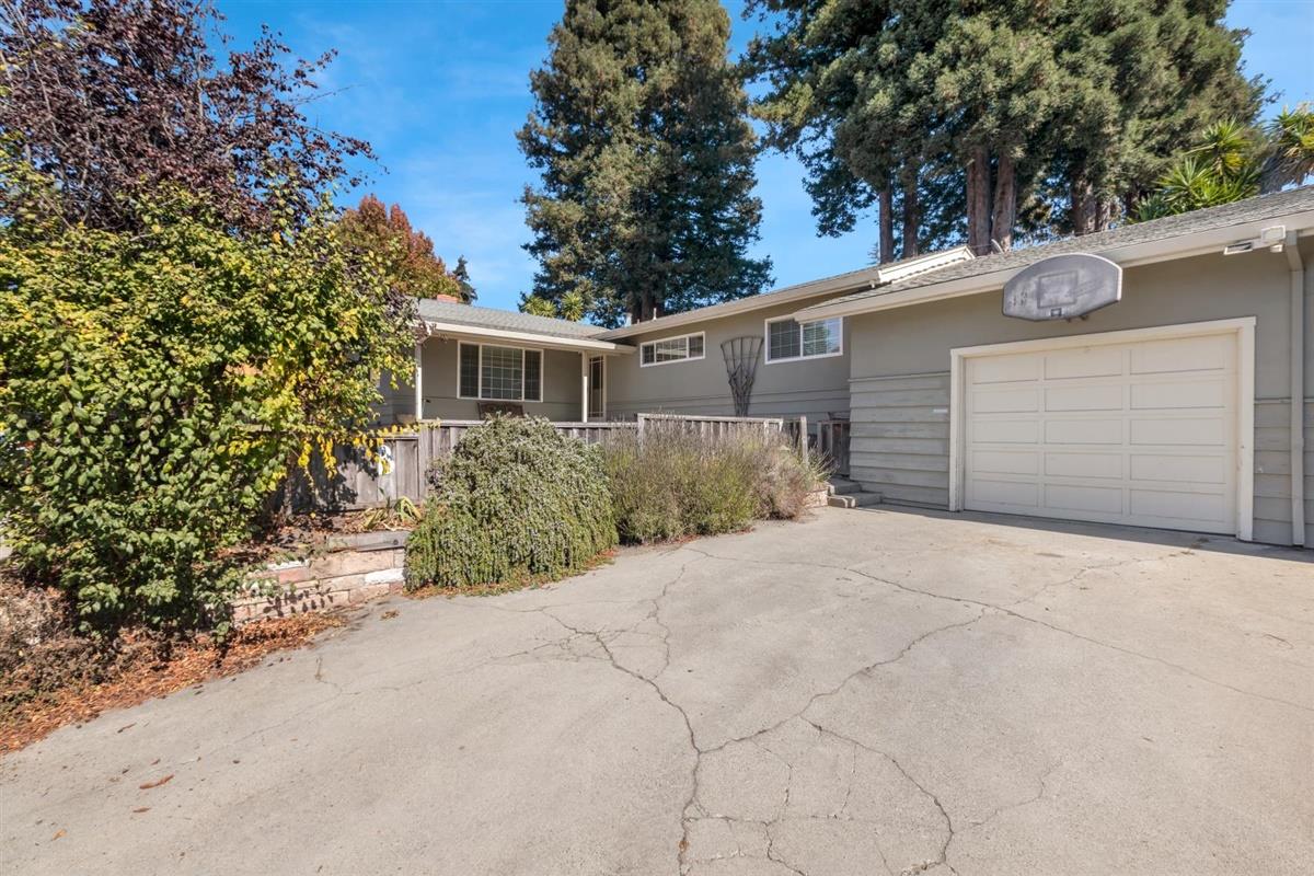 Detail Gallery Image 1 of 1 For 406 Pine St a,  Capitola,  CA 95010 - 4 Beds | 2 Baths