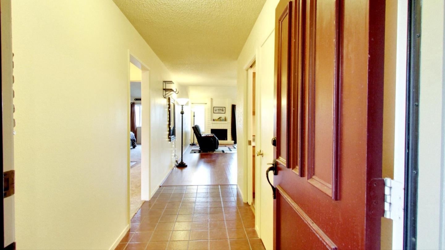 Detail Gallery Image 1 of 1 For 1864 Cherokee Dr #1,  Salinas,  CA 93906 - 2 Beds | 2 Baths