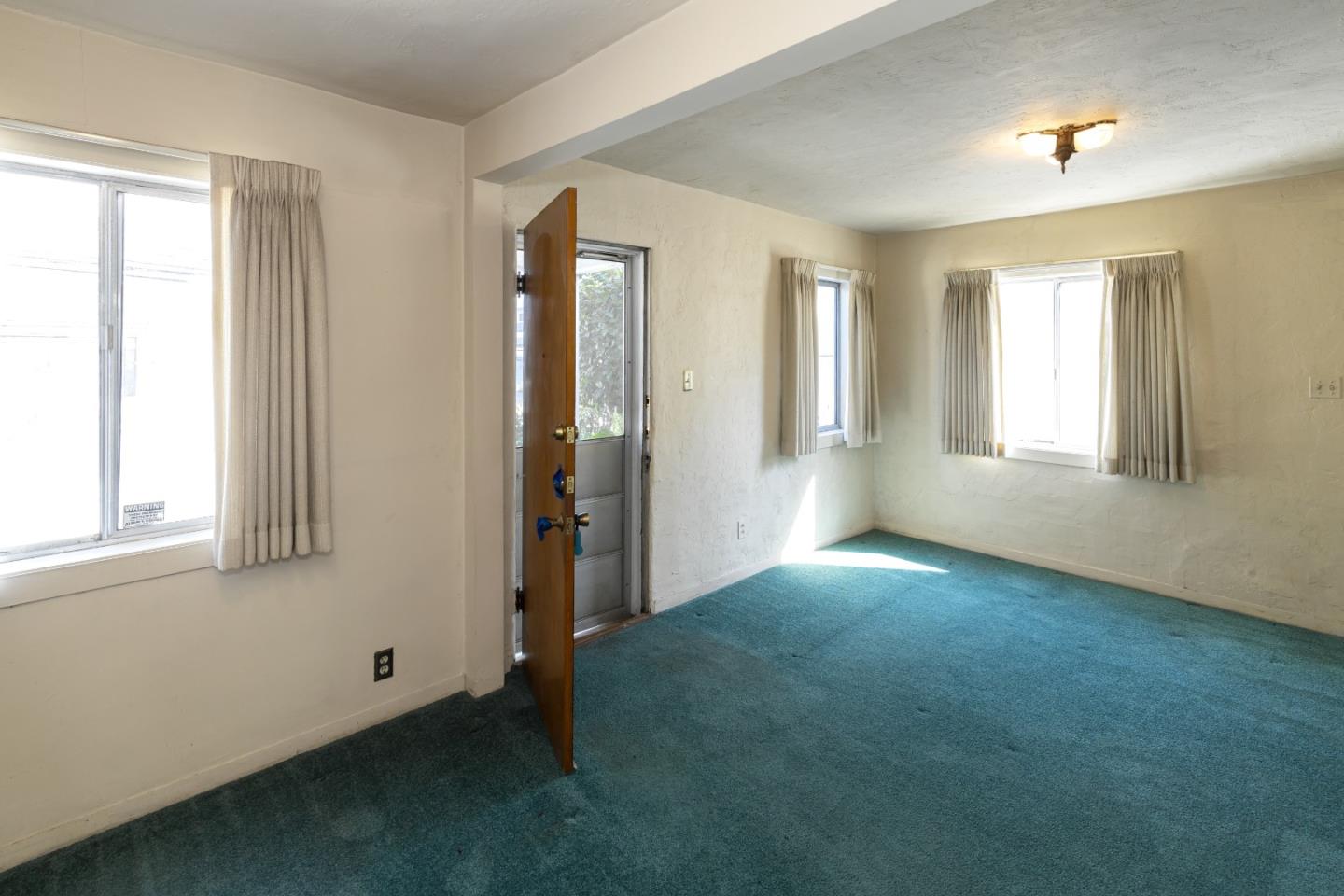 14 & 16 Porter Drive, ROYAL OAKS, California 95076, ,Comm Industrial For Sale,For Sale,Porter Drive,40961999