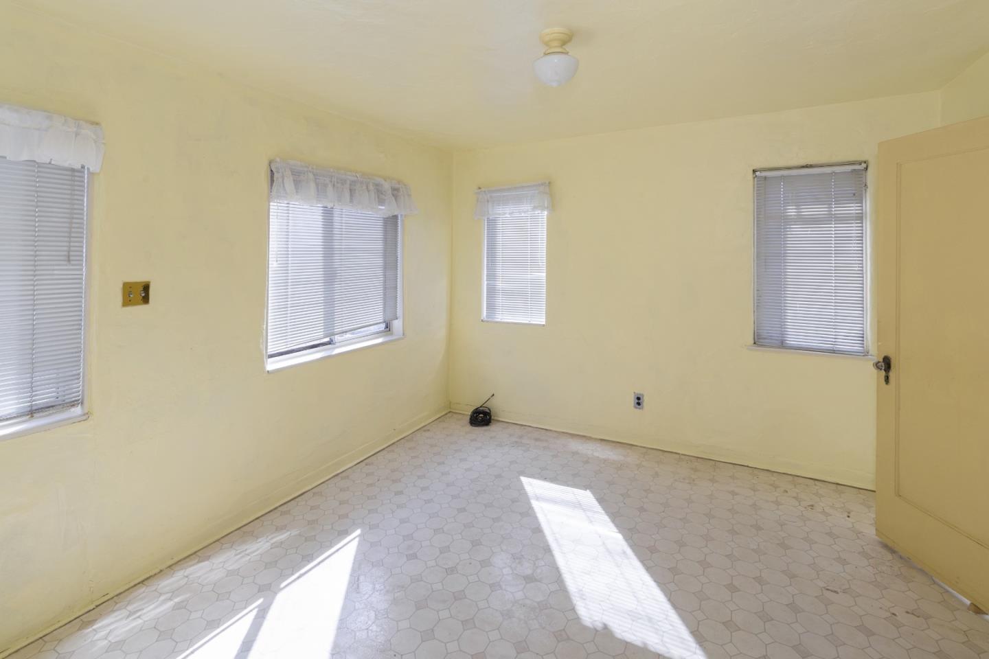 14 & 16 Porter Drive, ROYAL OAKS, California 95076, ,Comm Industrial For Sale,For Sale,Porter Drive,40961999