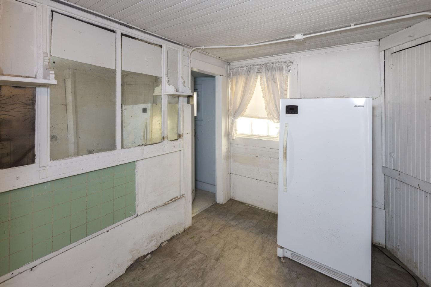 14 & 16 Porter Drive, ROYAL OAKS, California 95076, ,Comm Industrial For Sale,For Sale,Porter Drive,40961999